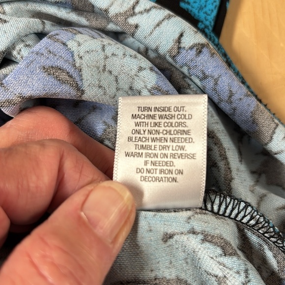 Roz & Ali Blue Sleeveless Top/Blouse Rhinestone Look At Neckline Size 3X - Picture 10 of 11